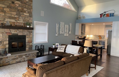 Sturgis Maison | Luxury lake house on amazing Klinger Lake
