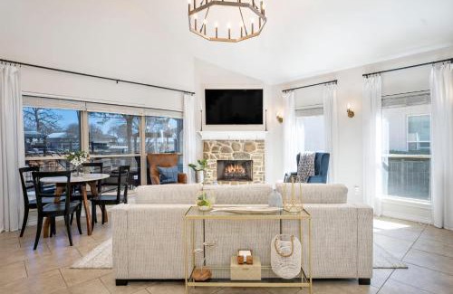 Cedar Creek Reservoir Maison | Luxury Lakefront Getaway