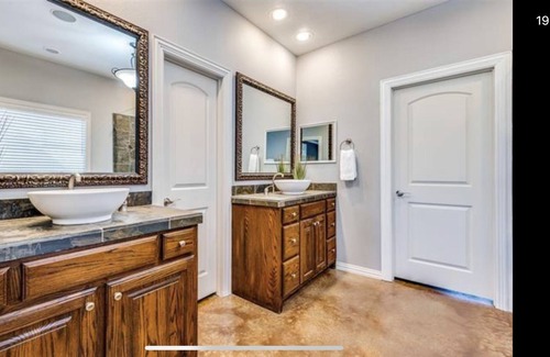 Frisco Maison | Luxury Lakefront Home with pool