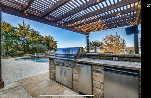 Frisco Maison | Luxury Lakefront Home with pool