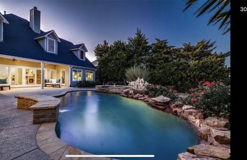 Frisco Maison | Luxury Lakefront Home with pool