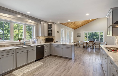 Standish Maison | Luxury Lakefront Retreat on Sebago Lake, Sleeps 10!