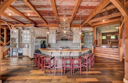 Montrose Maison | Maison en bois de luxe avec vue sur lac et plage, bain à remous, cuisine gastronomique, foyer