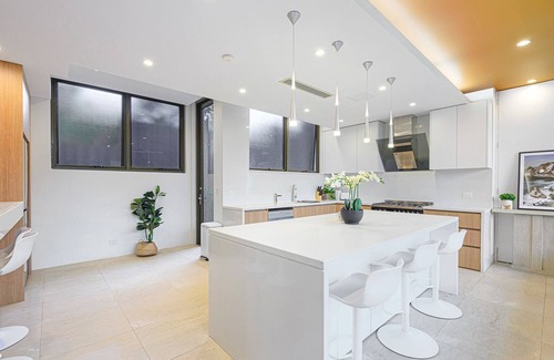 Putney Maison | ★Luxury Lifestyle ★ Pool ★WaterView ★ Convenient location★