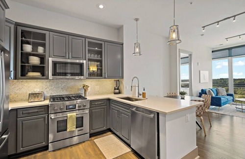 McLean Appartement | Luxury Living | Tysons | High Rise | Scenic Views