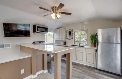Dallas Maison | Luxury! Location!Private! All NEW Loft style 1/1 in the Heart of East Dallas!