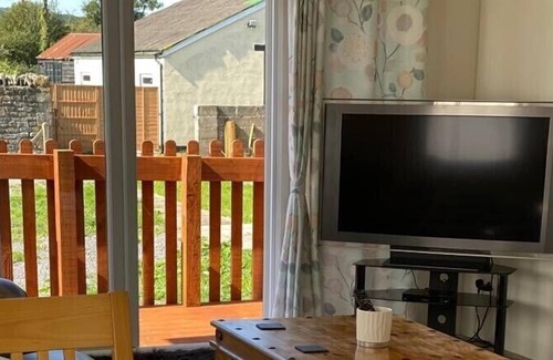 Shepton Mallet Maison | Luxury Lodge near Glastonbury festival and Bath and West Showground.