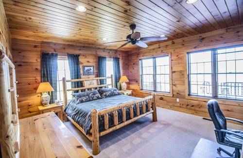 James Creek Cabine | Luxury Lodge! Emplacement privé! Vue panoramique inégalée sur le lac / la montagne!