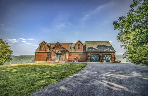 James Creek Cabine | Luxury Lodge! Emplacement privé! Vue panoramique inégalée sur le lac / la montagne!