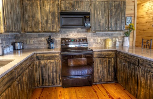 Rio Frio Cabine | LUXURY LOG CABIN #1 FRIO RIVER WATER FRONT 10% DISCOUNT FOR A MAY RESERVATION