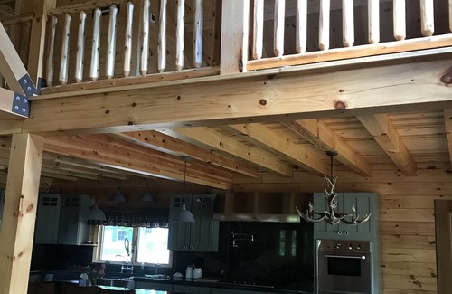 Meredith Cabine | Luxury Log home steps from private beach in Meredith on Lake Winnipesaukee.