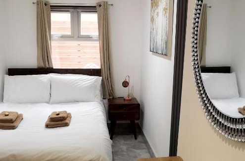Haringey Maison | Luxury London house sleeps 13, 2 minutes to metro