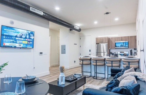 East Orange Appartement | Luxury Lookout: NYC view, 2BR+Free Parking, Sleeps 8, 20%Off