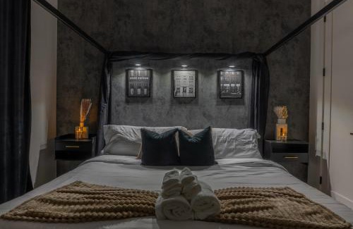 East Orange Appartement | Luxury Lookout with NYC view, 2BR plus Free Parking, Sleeps 8, 20 Percent Off