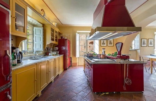 Vorno Appartement | Luxury Lucca villa Su
