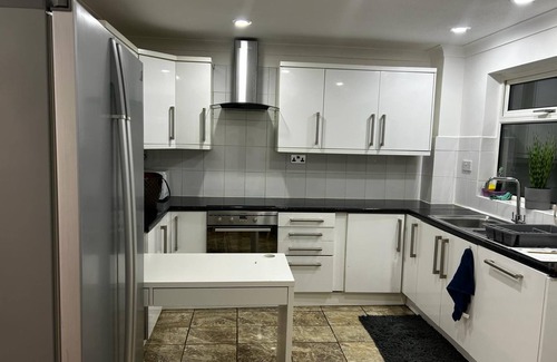 Eastbrook Maison | Luxury Mansion – Spacious & PrivatenMinutes from Elm Park & Hornchurch stations