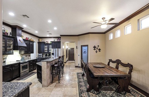 Litchfield Park Maison | Luxury Mansion with 4 private balconies! Amazing inside and outside!
