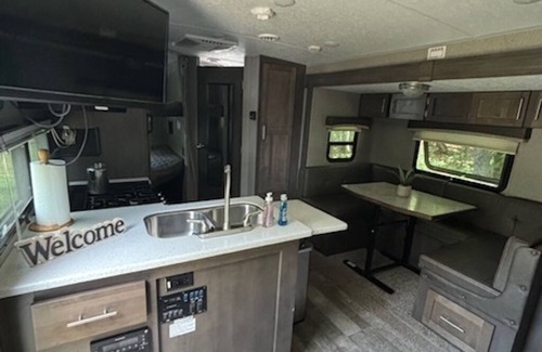Higgins Lake Maison | Luxury Meets Adventure. Glamp in Style.