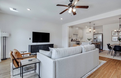 Fort Worth Maison | Luxury Meets Comfort: Your Dream Stay Awaits!