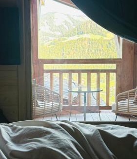 Megeve Chalet De Ski | Luxury Megève Chalet, sleeps 8 with Mountain Views and Jacuzzi