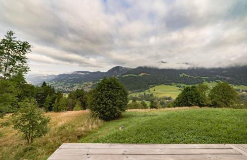 Megeve Chalet De Ski | Luxury Megève Chalet, sleeps 8 with Mountain Views and Jacuzzi