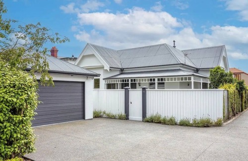 Strowan Villa | Luxury Merivale Villa