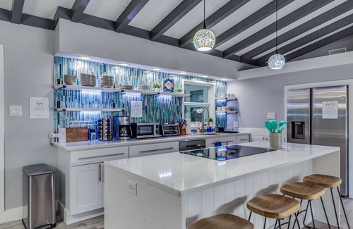 Oak Park - Northwood Maison | Luxury Modern Home with Heated Pool/Hot Tub, Pool Table, Poker Room & Games
