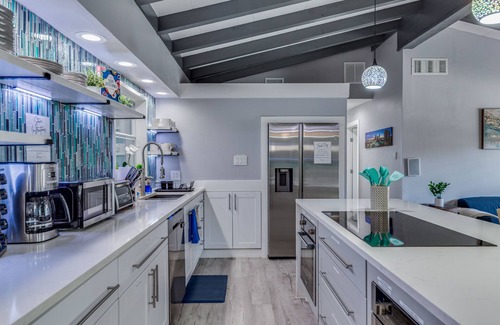 Oak Park - Northwood Maison | Luxury Modern Home with Heated Pool/Hot Tub, Pool Table, Poker Room & Games