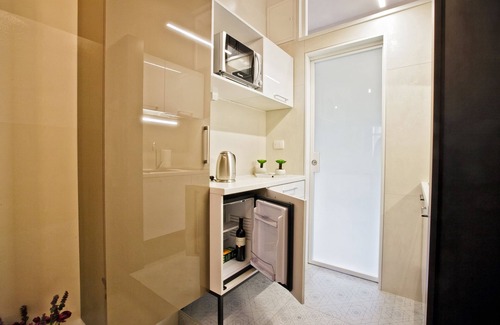 Bacvice Appartement | Maison moderne de luxe avec une douche incroyable sur la plage à proximité du palais de Dioclétien