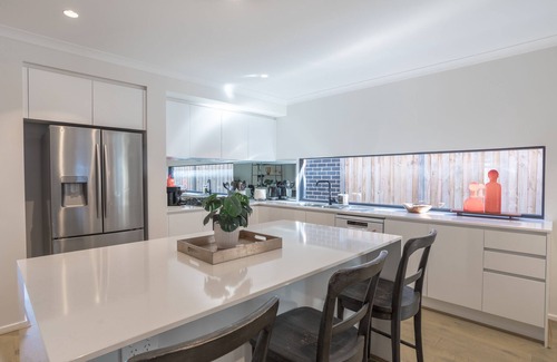 Clyde North Maison | Luxury Modern Suburban Dream Home