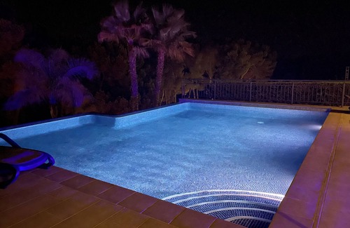 Pinar del Advocat Villa | Villa spacieuse de luxe avec piscine à débordement privée, à distance de marche de Moraira