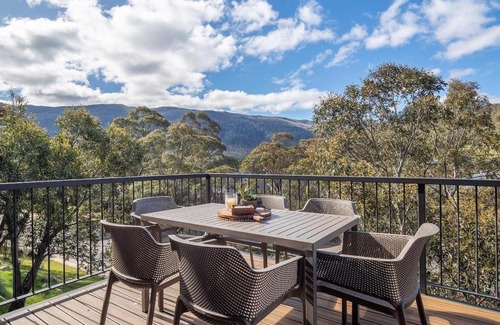Lake Crackenback Appartement | Luxury Mountain Chalet one of Crackenback's best