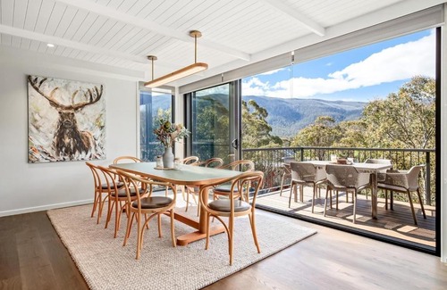 Lake Crackenback Appartement | Luxury Mountain Chalet one of Crackenback's best