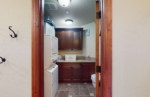 Keystone Maison | Luxury mountain estate w/ private hot tub, home theater, two W/Ds, & spa