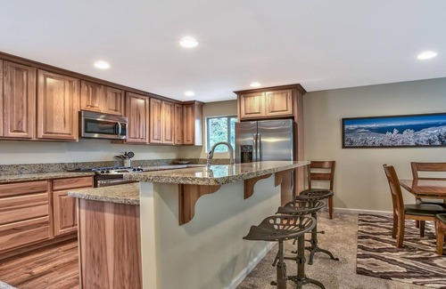 Upper Kingsbury Maison | LUXURY MOUNTAIN HOME -Ideal for families- RARE FIND- Sleeps 10