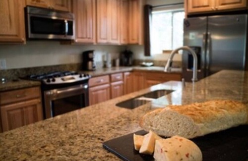 Upper Kingsbury Maison | LUXURY MOUNTAIN HOME -Ideal for families- RARE FIND- Sleeps 10