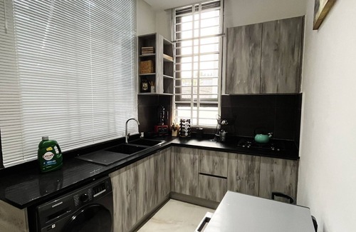 Greenhill Maison | Luxury n4.5-Bed, 4.5-Bath Home in Gated Community with Reverse Osmosis for Rent.