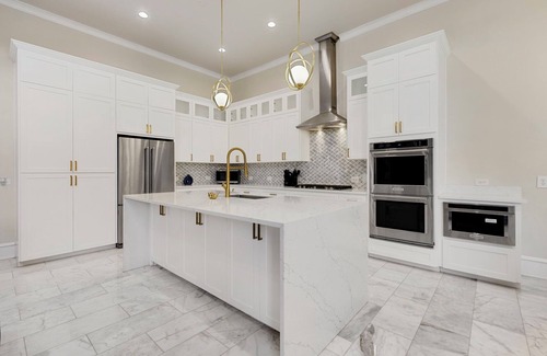 Oak Lawn Maison | Luxury Oak Lawn Oasis, Game Room, Parking, Balcony. The Best Area of Dallas