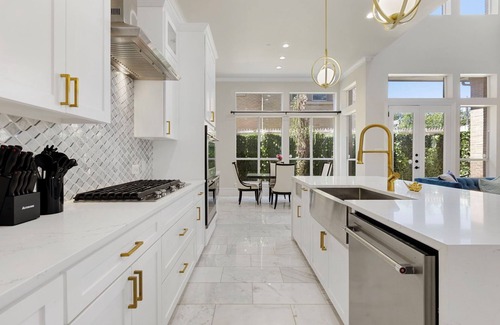 Oak Lawn Maison | Luxury Oak Lawn Oasis, Game Room, Parking, Balcony. The Best Area of Dallas