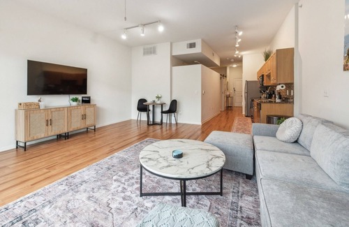 North Burnet Appartement | Luxury Oasis in Austin's Domain: Prime Shopping and Dining at Your Doorstep!