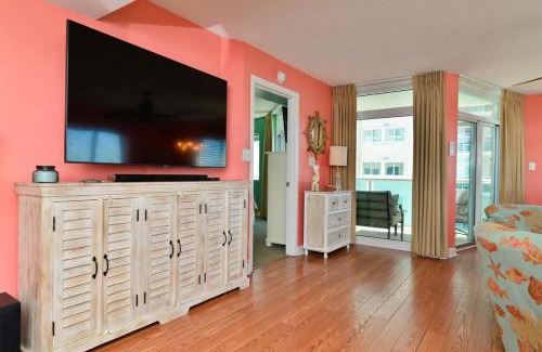 Crescent Beach Maison | Luxury Ocean View 2 Lazy Rivers