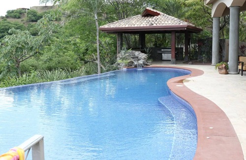 Playa Hermosa Maison | Villa de luxe 7 Bdr avec vue sur l'océan - Magnifique pavillon, piscine, spa, bar et serre