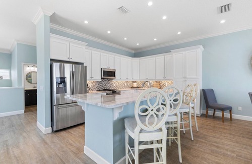 New Smyrna Beach Maison | Luxury Oceanfront Pool Home! Ideal for large family vacations!