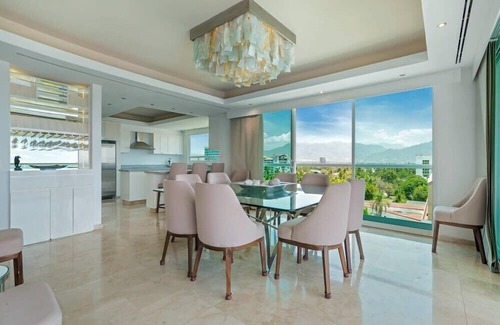 Marina Vallarta Appartement | Luxury Oceanfront 4BR Condo - Pool - Ocean View