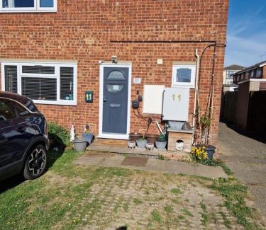Chelmsford Maison | Luxury on a Budget Chelmsford - B&B ROOM in a quiet family home