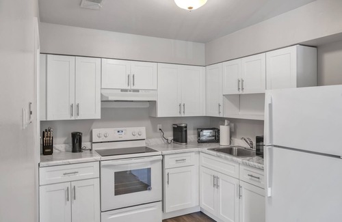 Edgemoor Appartement | Luxury on a Budget! Spacious Retreat Awaits
