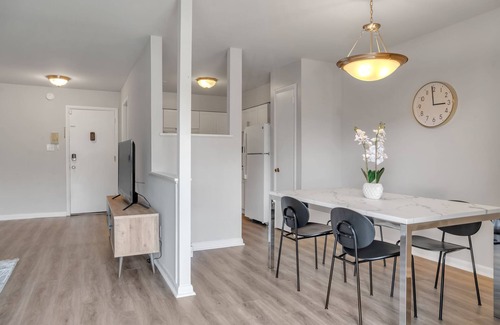 Edgemoor Appartement | Luxury on a Budget! Spacious Retreat Awaits