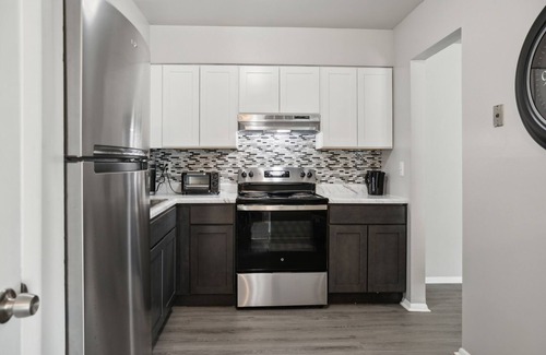 Edgemoor Appartement | Luxury on a Budget! Spacious Retreat Awaits