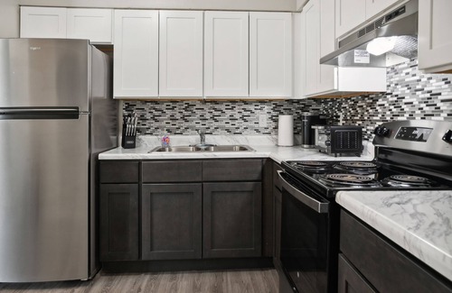 Edgemoor Appartement | Luxury on a Budget! Spacious Retreat Awaits