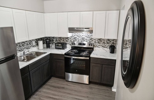 Edgemoor Appartement | Luxury on a Budget! Spacious Retreat Awaits